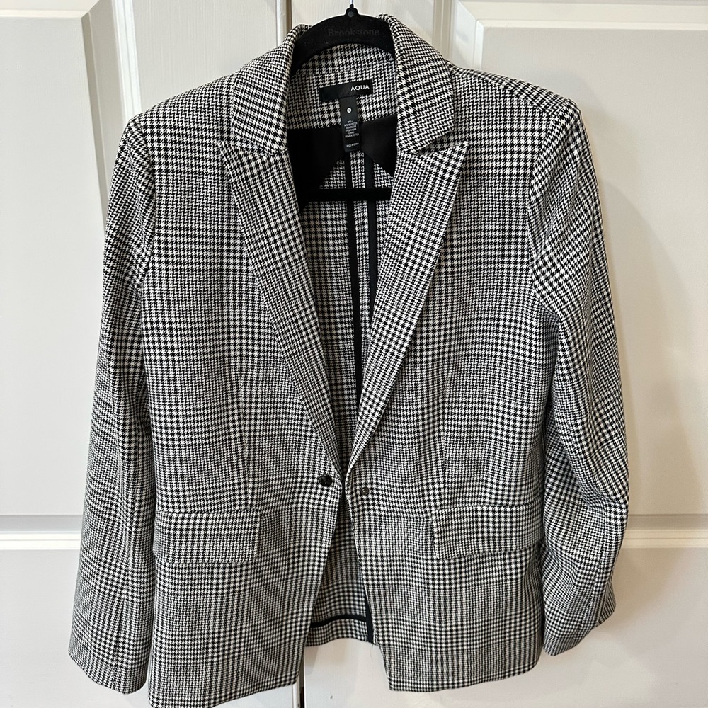 Aqua houndstooth blazer. Only worn a few times. Great condition